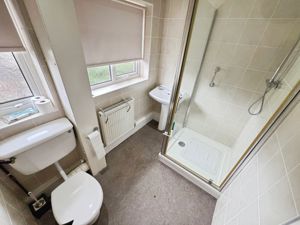 Shower room- click for photo gallery